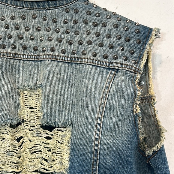 MONO B DENIM VEST FADED WASH STUDDED SPIKE CROSS BACK DENIM VEST one size - Picture 4 of 8